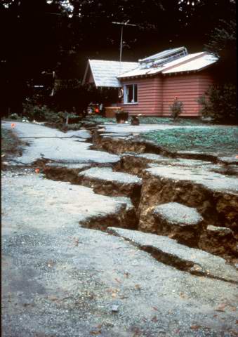 grietas del terremoto de Loma Prieta, California