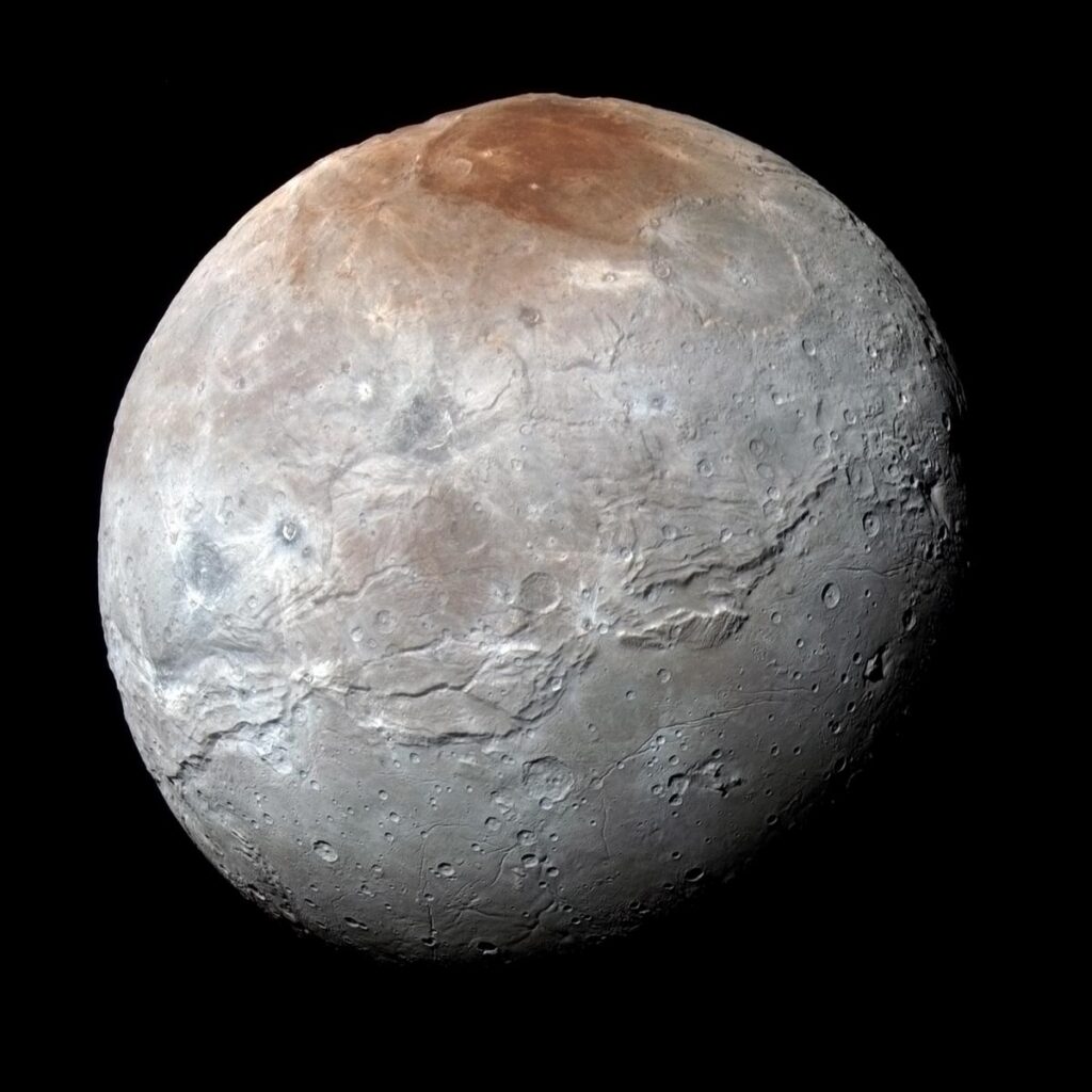 Vista de Caronte por New Horizons.